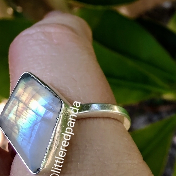 Genuine moonstone bezel set ring - Picture 5 of 7